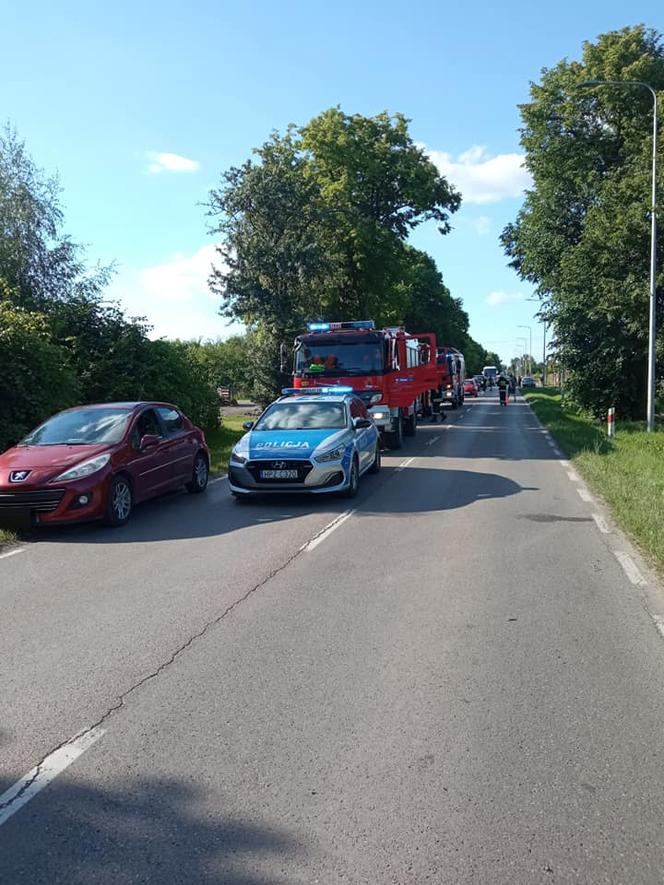 Fatalny wypadek w Nieporęcie. 3 roztrzaskane samochody, droga kompletnie zablokowana