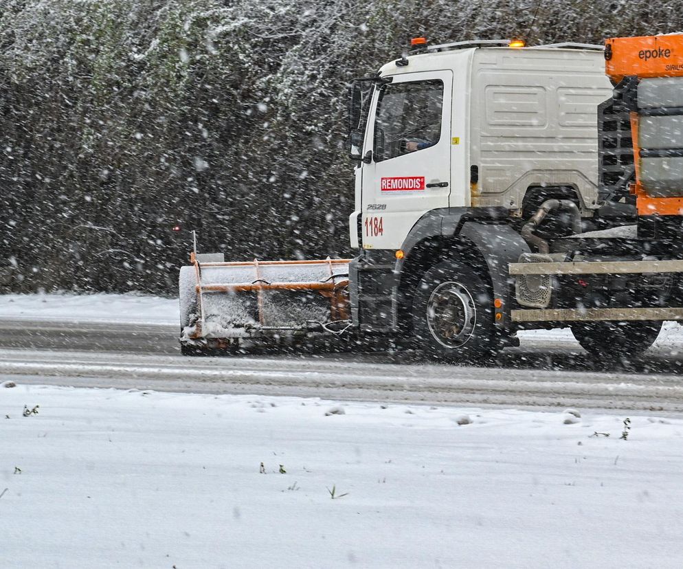 Śnieżyce w górach, czerwony alarm nad morzem