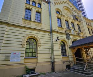 Chciał spalić synagogę Nożyków w Warszawie. Wiemy, jak zareagował zatrzymany 16-latek