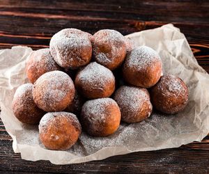 Szybkie pączki serowe na tłusty czwartek. Niezawodny przepis siostry Anastazji