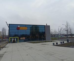 Nowoczesny sklep Biedronka w Poznaniu