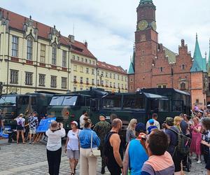 Święto Wojska Polskiego we Wrocławiu. Taki sprzęt zaprezentowano na wrocławskim Rynku 