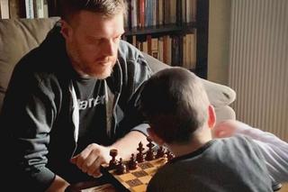 W takich warunkach mieszka Adrian Zandberg