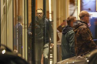 Łukasz Mejza jeździ autobusem