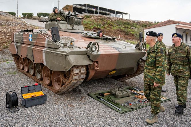 Ponad 400 nowych wozów bojowych i modernizacja czołgów. Niemcy kuszą Grecję