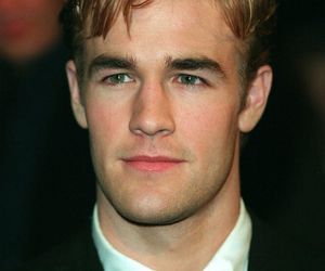 Kochały się w nim wszystkie nastolatki. Gwiazdor hitu nie przypomina siebie. Jest ciężko chory