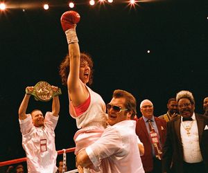 Sydney Sweeney jako Christy Martin.