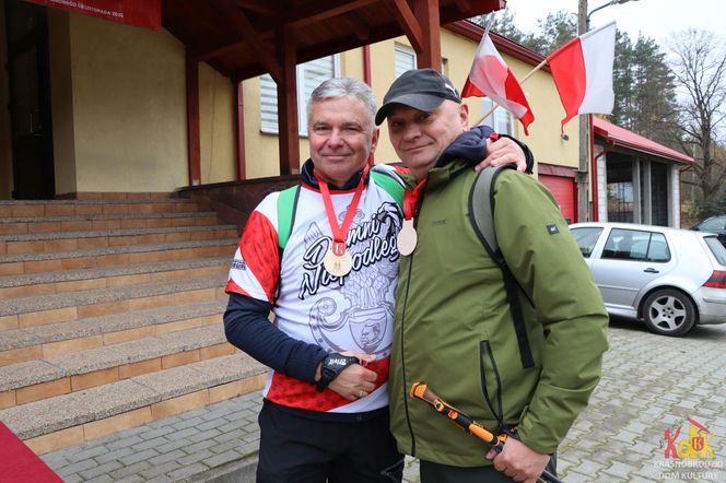 Poszli dla Niepodległej. W Krasnobrodzie odbył się IV. Rajd Nordic Walking