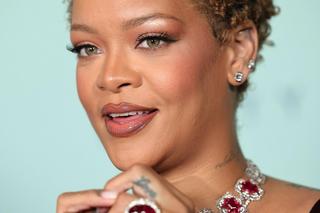 Rihanna pokazała nową fryzurę