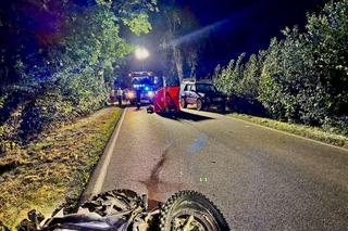 Śmiertelny wypadek pod Słupskiem. Motocyklista wjechał prosto pod land rovera [ZDJĘCIA]