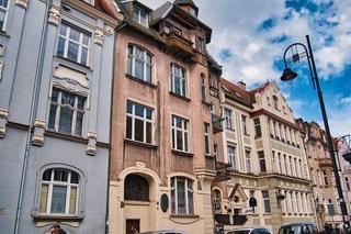 Miasto sypnie kasą na remonty, chociaż te kamienice w centrum i Fabryka Lloyda są w prywatnych rękach  