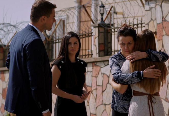 Miłość i nadzieja odcinek 282: Bahar, Sila, Miłość i nadzieja odcinek 282: Cavidan, Kuzey