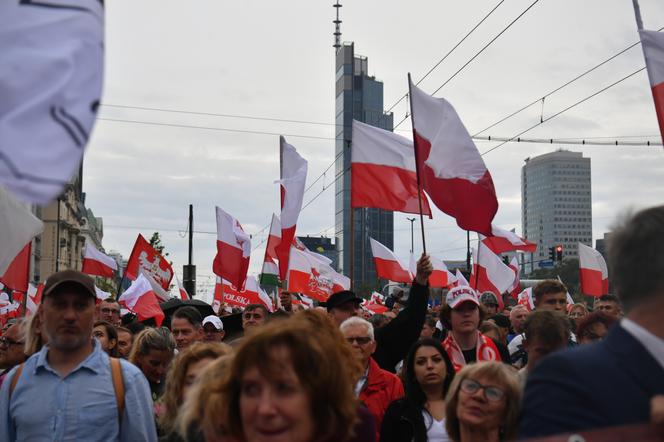 Zdjęcia z Marszu Powstania Warszawskiego