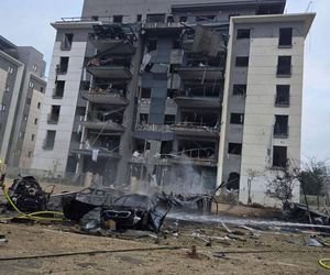 Wielki atak na Izrael! Na zdjęciach widać, jak rakieta trafia w blok