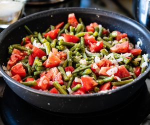 Fasolka szparagowa duszona z pomidorami - szybki i zdrowy pomysł na fasolkę