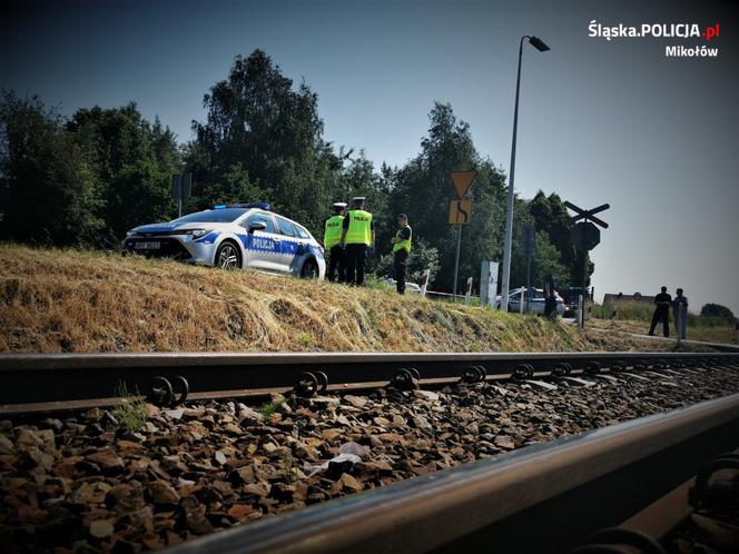 Orzesze. Śmiertelne potrącenie rowerzystki na przejeździe kolejowym [ZDJĘCIA]