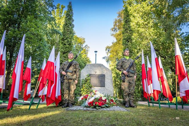 Pomnik upamiętanijący ofiary wubuchu II wojny światowej