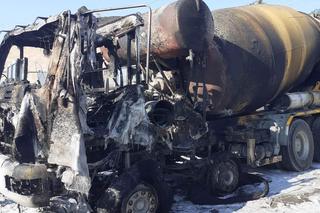 Betoniarka stanęła w płomieniach! O krok od tragedii pod Mogilnem [ZDJĘCIA]