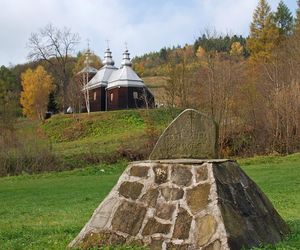 To sławna niewielka wieś w Małopolsce. Kiedyś wyrabiano w niej drewniane zabawki