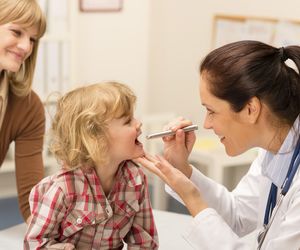 Przerost migdałka gardłowego (trzeciego) u dzieci i dorosłych – przyczyny, objawy i leczenie