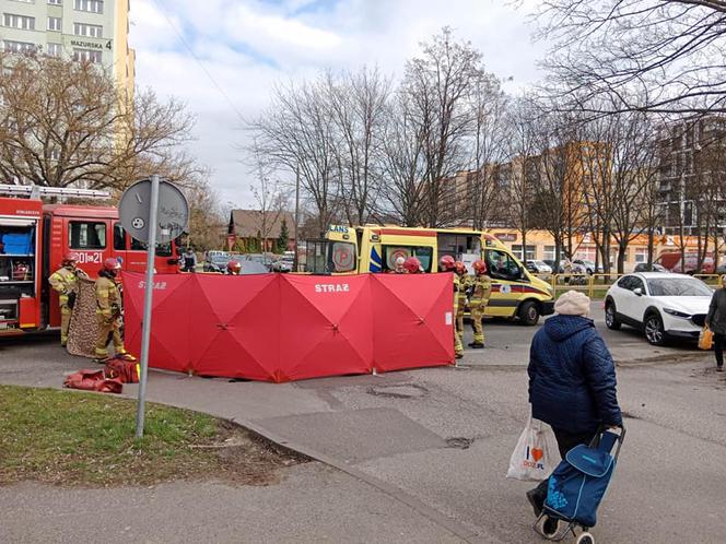 Bydgoszcz: Kierowca zjechał z drogi i uderzył w przydrożny słup