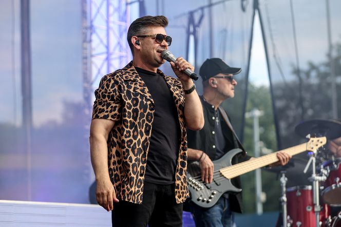 Śląska Scena Letnia na promenadzie przy Stadionie Śląskim w Chorzowie