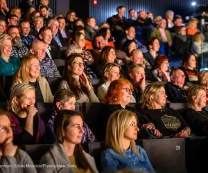 Spektakl „Prezent urodzinowy” Teatru Capitol w Centrum Sztuki Mościce