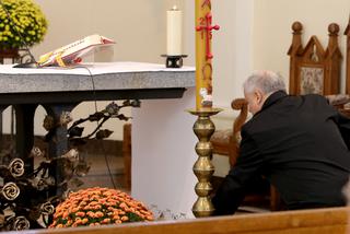 Kaczyński i Szydło modlili się za rząd. 