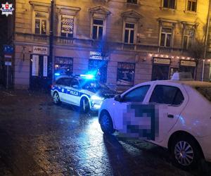 Policjanci skontrolowali taksówki „na aplikację”