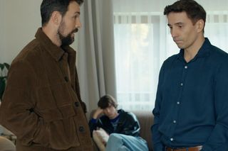 Barwy szczęścia, odcinek 3179: Tomasz w żałobie po śmierci Henryka! Zacznie podejrzewać Wiktora o zabicie ojca? - ZDJĘCIA