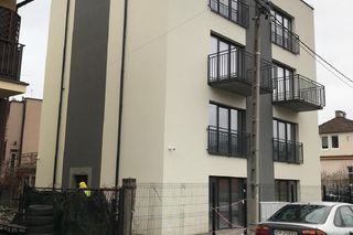 Blok z mikrokawalerkami przy ul. Rokitniańskiej w Krakowie