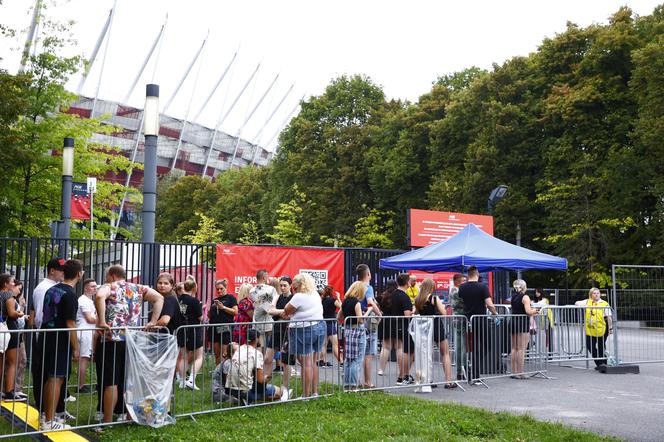 Gigantyczne kolejki przed stadionem. Tak fani czekali na koncert Dawida Podsiadło