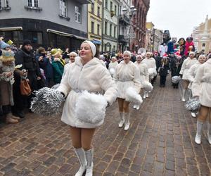 Orszak Trzech Króli w Toruniu. Tak wyglądał 6 stycznia 2024 roku na starówce