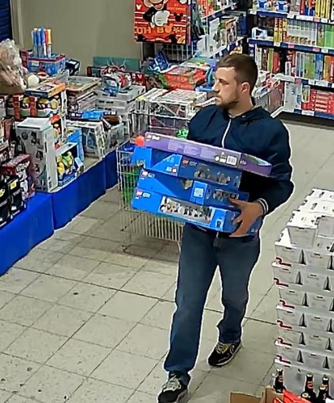 Poznań. Ukradł dziewięć zestawów klocków Lego! Policja szuka złodzieja!