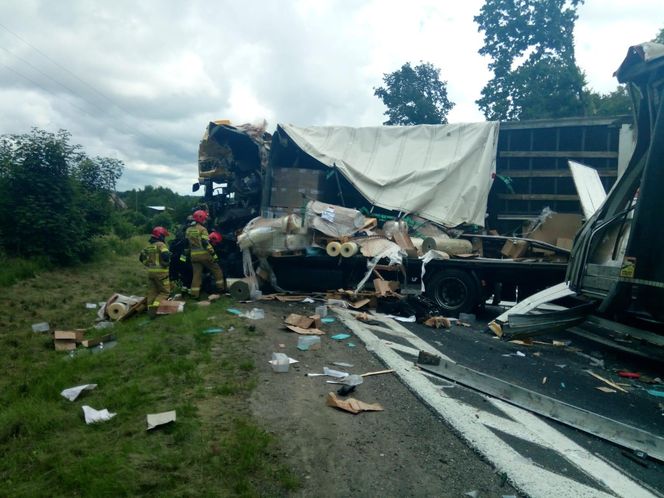 Wypadek na DK6. Zderzyły się ciężarówki