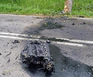 Tragiczny wypadek na Mazurach. Samochód rozpadł się na pół!