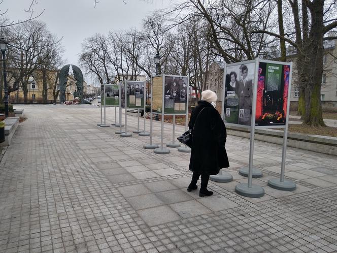 Dzień Żołnierzy Wyklętych 2021 w Kielcach. Wystawa na Skwerze Żeromskiego