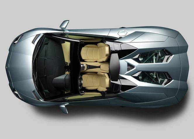 Lamborghini Aventador LP700-4 Roadster