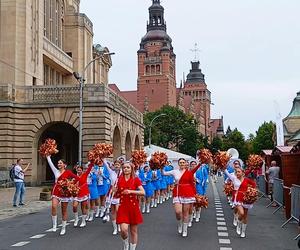 Przemarsz orkiestr dętych podczas finału TTSR 2024