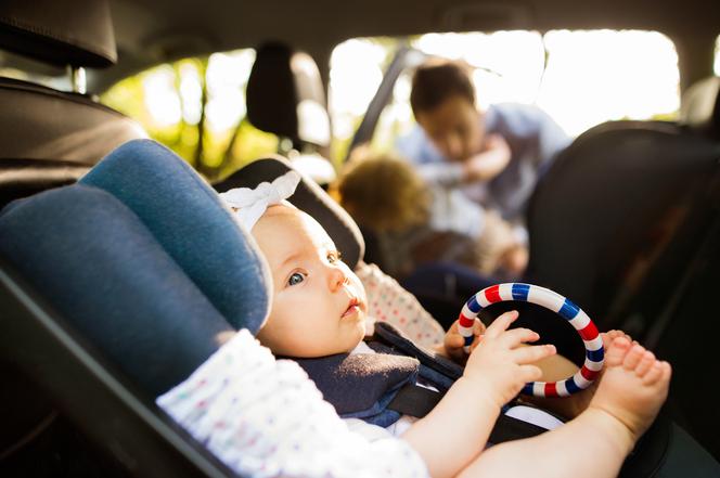Najczęstsze błędy rodziców dotyczące przewożenia niemowląt samochodem
