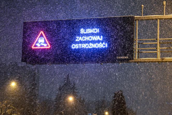 Atak zimy w Polsce. Na drogach ślisko!