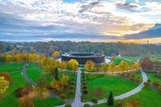 Jesień w Busku-Zdroju. Tężnia z lotu ptaka i inne piękne widoki