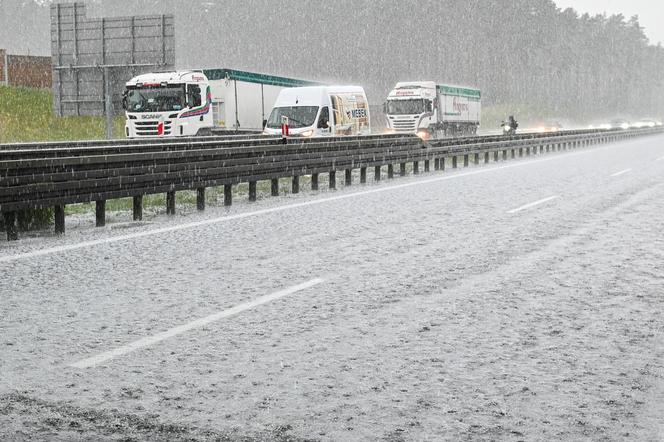 Pogodowy armagedon w Szczecinie. Miasto nawiedziło gradobicie [ZDJĘCIA].