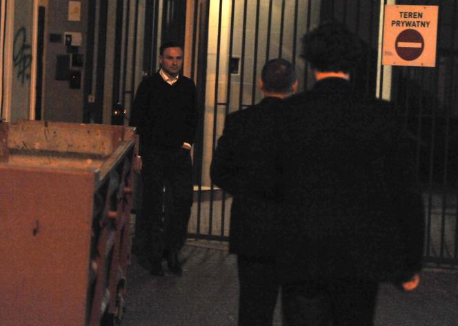 Z obstawą do bankomatu