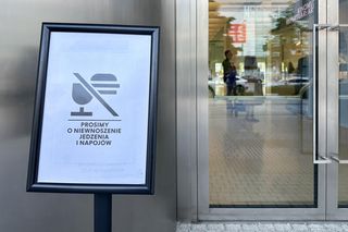 Ten największy plac miejski pod dachem mieści się w najlepszym budynku w Warszawie. Testujemy parter Muzeum Sztuki Nowoczesnej