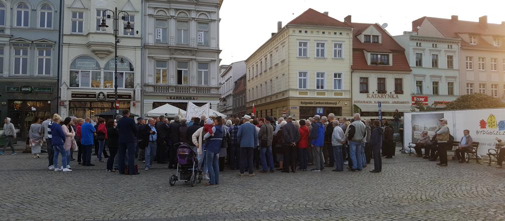 Protest mieszkańców ADM w Bydgoszczy. Ich czynsz to 10,80 zł za m2