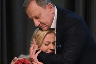 M jak miłość odc. 1721. Staszek Popławski (Sławomir Holland), Jagoda (Katarzyna Kołeczek)