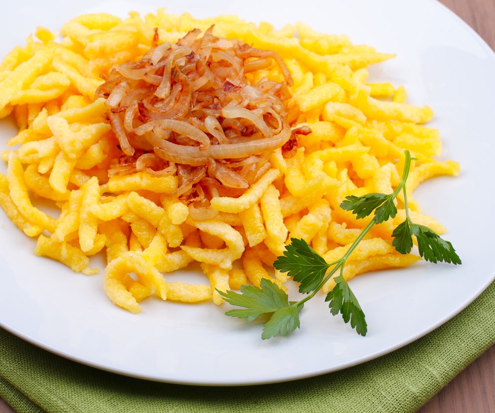 Szpecle - niemieckie kluski kładzione: przepis na oryginalne spätzle 