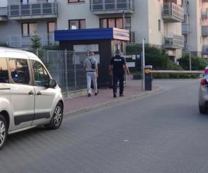 16-latek pchnięty nożem. Bijatyka zakończyłą się fatalnie. Policja szuka sprawcy