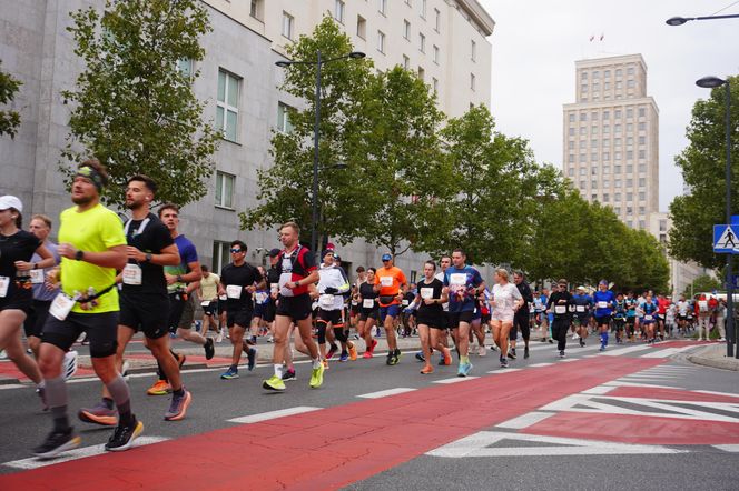 Uczestnicy Maratonu Warszawskiego 2025